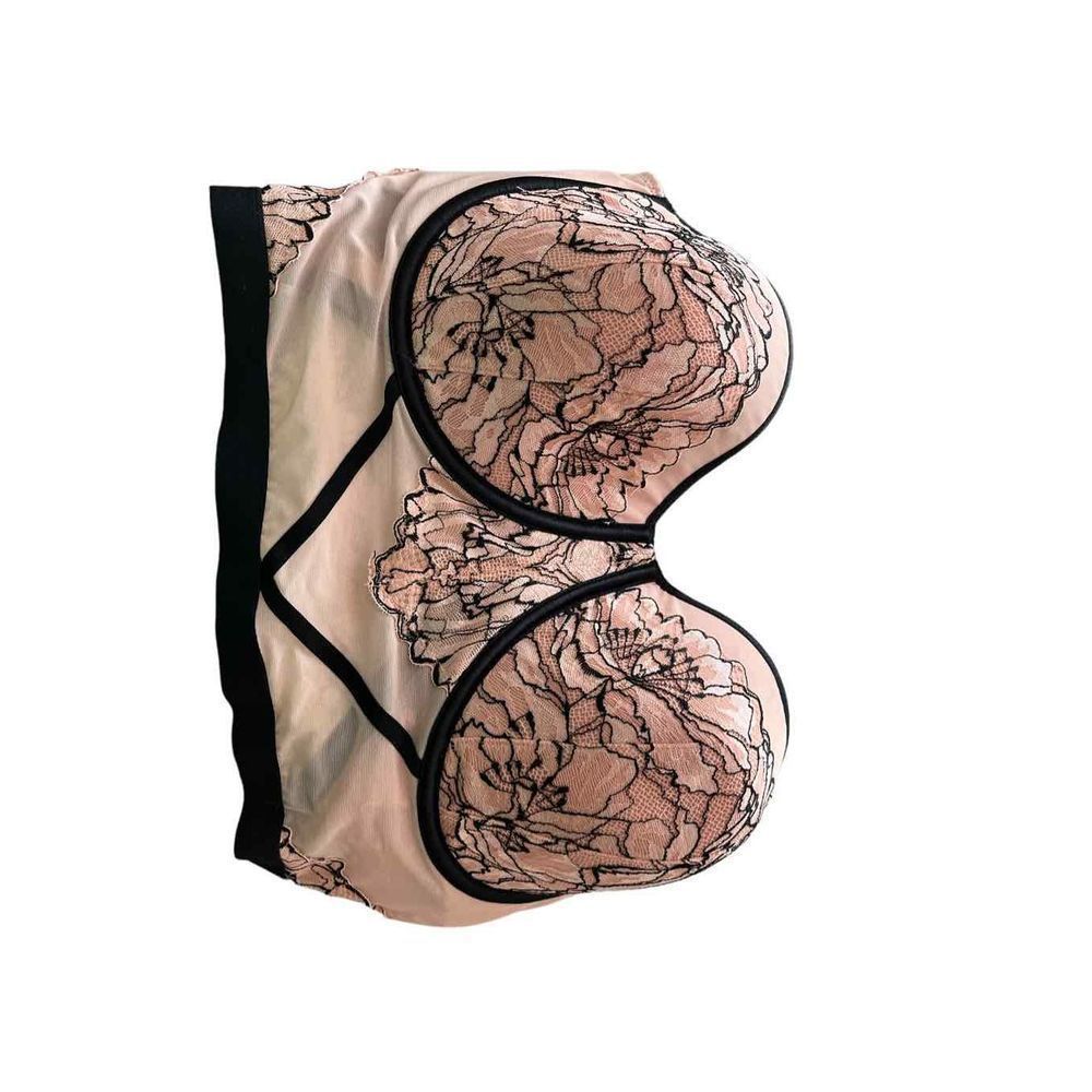 36 DD (fits more like a DDD) pink and black bustier brand unknown barely worn
